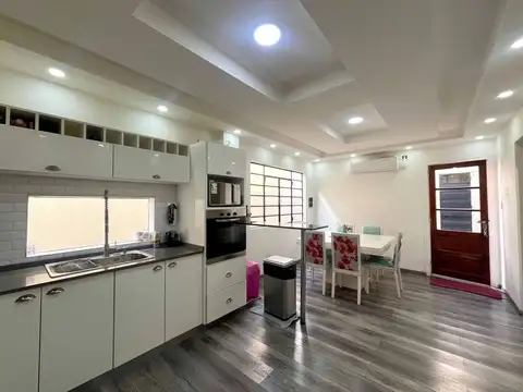 Depto Tipo Casa en Venta en Caseros, USD 120.000
