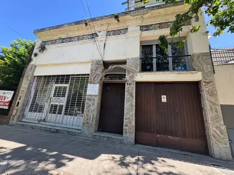 CASA + LOCAL A REFACCIONAR EN PARQUE AVELLANEDA