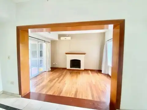 Casa en Venta con 4 cocheras