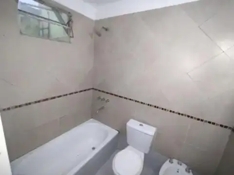 Depto Tipo Casa en Alquiler de 3 ambientes