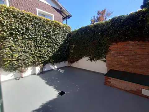 Depto Tipo Casa en Venta con 2 cocheras