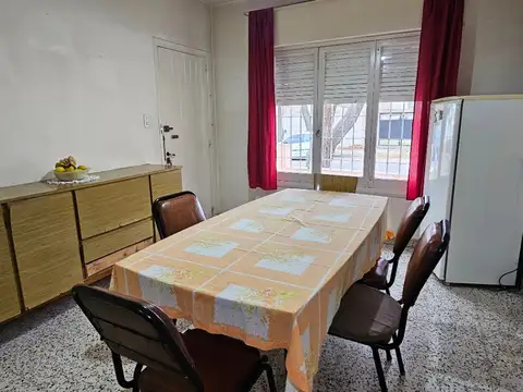 Casa 4 ambientes con 1 baño
