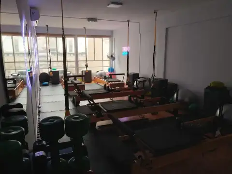 Oficina  (   apto vivienda por reglamento)