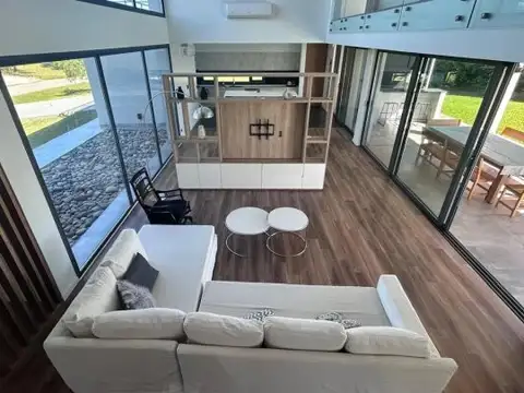 Casa en Venta en Campana, USD 389.000