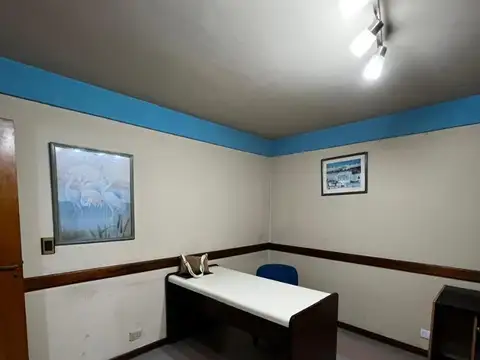 Local comercial con depósitos