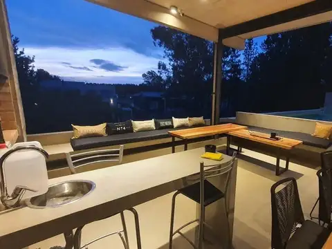 Casa en venta - 6 Dormitorios 6 Baños - Senderos I