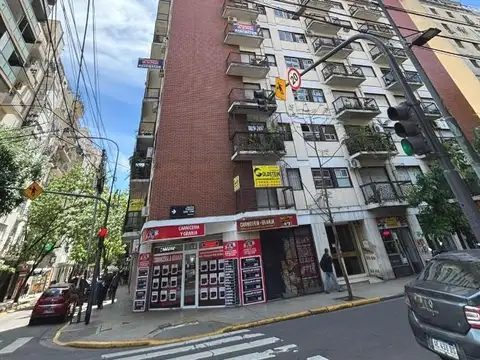 Hipolito Yrigoyen  al 2100