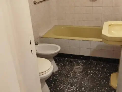Depto Tipo Casa en Alquiler de 2 ambientes