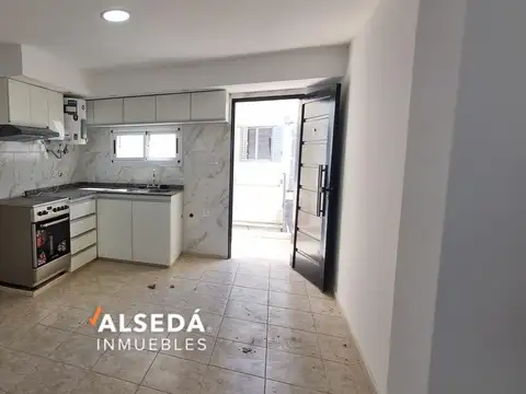 Departamento en Alquiler en Jorge Cura, $ 800.000