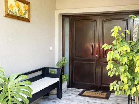 Casa en Venta en San Isidro Labrador, USD 490.000