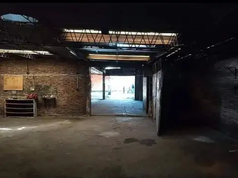 Depósito en alquiler - 350Mts2 - La Plata