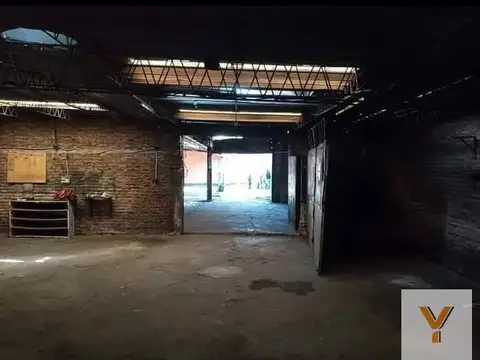 Depósito en alquiler - 350Mts2 - La Plata