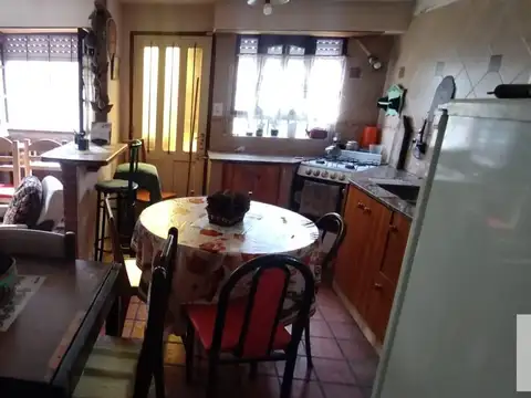 Casa 4 ambientes con 1 baño
