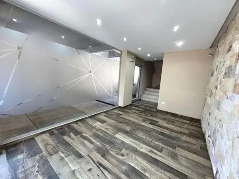 Mariano Moreno 4800, Piso 2