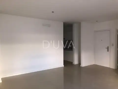Oficina 4 ambientes con 1 baño