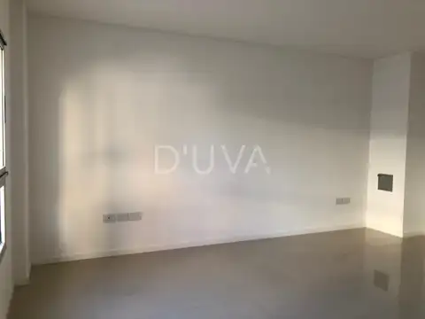 Oficina en Alquiler con 1 cochera