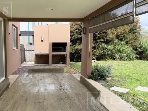 Casa en Alquiler de 3 dormitorios