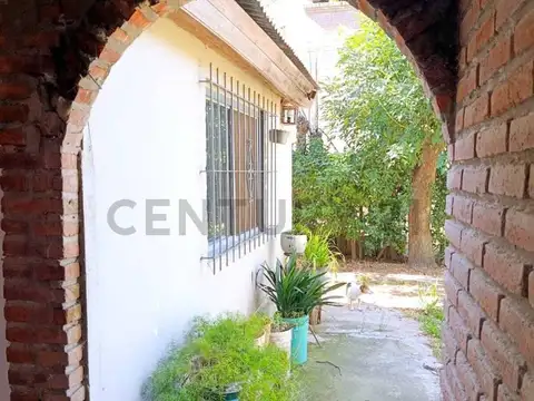 VENTA 2 PROPIEDADES EN UN LOTE DE 1080 M2 EN PARQUE SAKURA EX.DE LA CRUZ-IDEAL INVERSORES