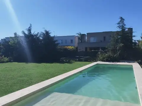 Casa en Alquiler Temporal en Pilar del Este - Santa Guadalupe, $ 4.500