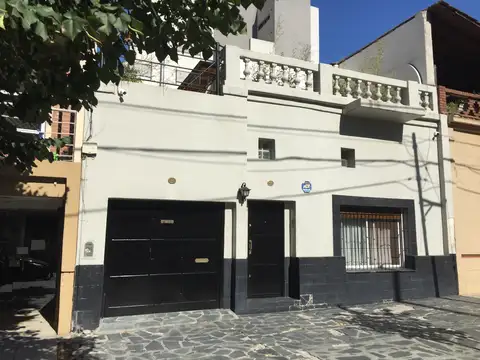 Venta | V. Pueyrredon/ Devoto | Casa de 180 m² Cubiertos | C. A. López Al 3400