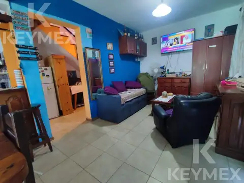 Casa 5 ambientes con 2 baños