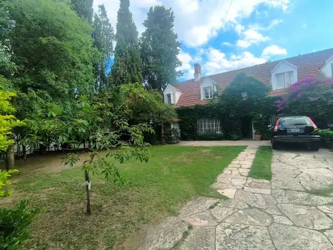 VENTA CASA VILLA BELGRANO 4 DORM 1008 TERRENO