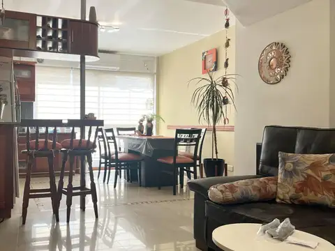 Depto Tipo Casa en Venta de 3 ambientes