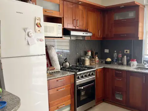 Monte Castro. Triplex 122 m2. 3 amb. +Quincho+Balcon+Terraza