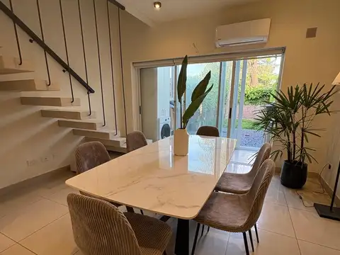 Depto Tipo Casa 4 ambientes con 2 baños