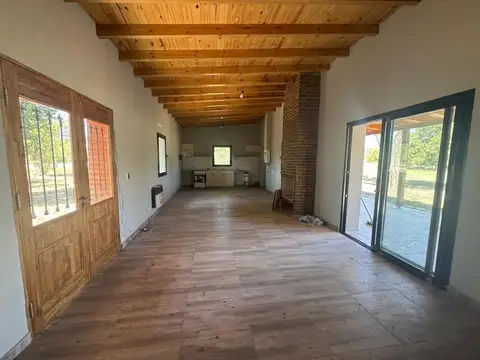 Casa en Alquiler con 6 cocheras