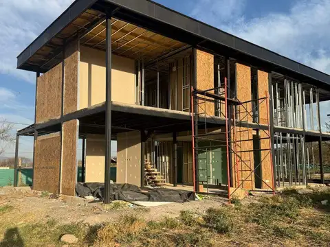 Casa 5 ambientes con 2 baños