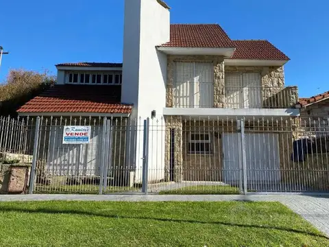 Chalet 4 Ambientes En Venta Zona El Faro - Mar del Plata *No Disponible*