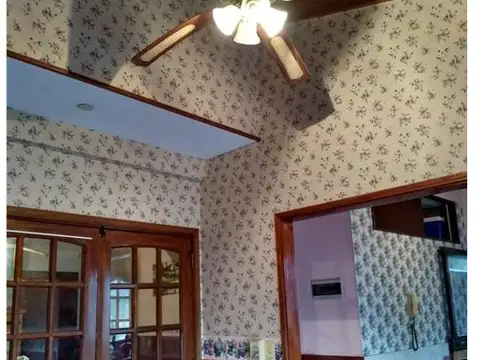 P.H EN VENTA 3 AMB MAS DEPARTAMENTO 2 AMB.- CASEROS.-