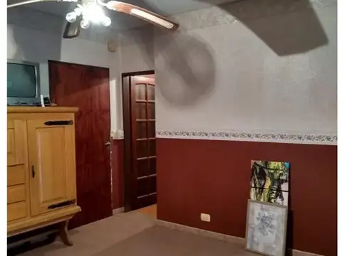 P.H EN VENTA 3 AMB MAS DEPARTAMENTO 2 AMB.- CASEROS.-
