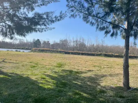 Barrio El Naudir lote al rio