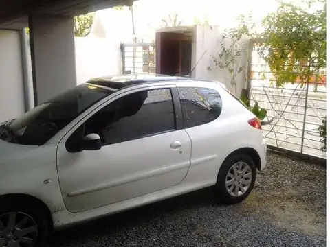 Venta cochera semicubierta, muy fácil acceso, San Isidro.