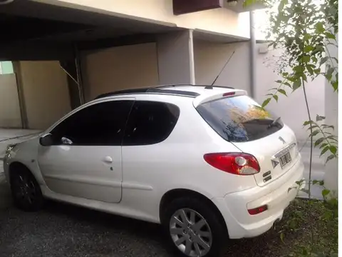 Venta cochera semicubierta, muy fácil acceso, San Isidro.