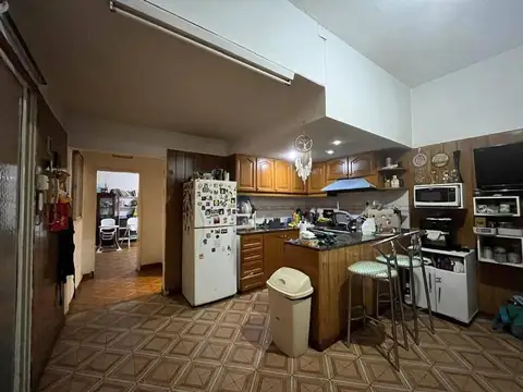 ESTA PARA GRANDES COSAS - Casa sobre lote 8.66x20.32