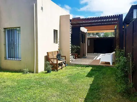 Casa 2 ambientes con 1 baño