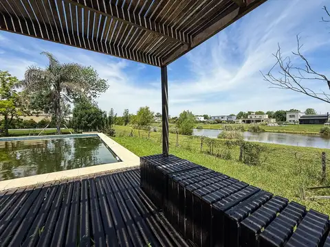 Casa 7 ambientes con 4 baños