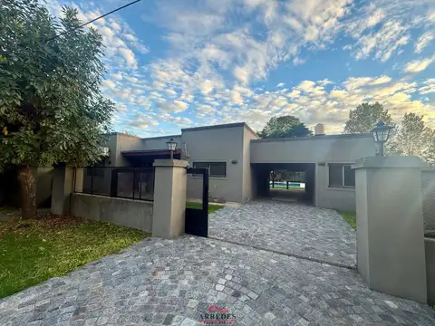 VENDIDA · Casa 4 ambientes · con hidromasaje · apta crédito · Parque Sakura