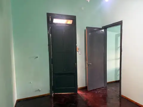 Depto Tipo Casa en Alquiler en Lanus, $ 480.000