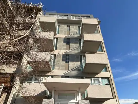 VENTA DE DEPARTAMENTO 2 AMBIENTES CON BALCON Y PATIO