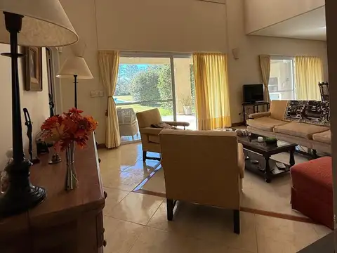 Casa  en Venta en El Solar de Capilla, Exaltación de la Cruz, G.B.A. Zona Norte