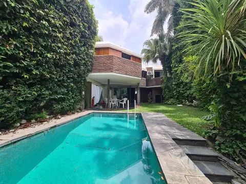 Bellísima Casa sobre Lote Propio a dos calles, Una Obra de Arte en Villa Devoto