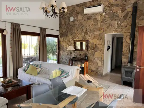 Casa en Venta con 3 cocheras