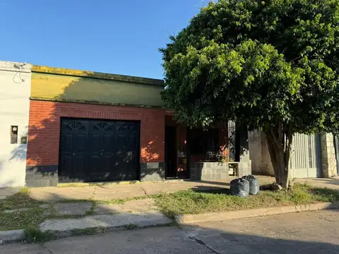 VENTA CASA TEMPERLEY. LOTE