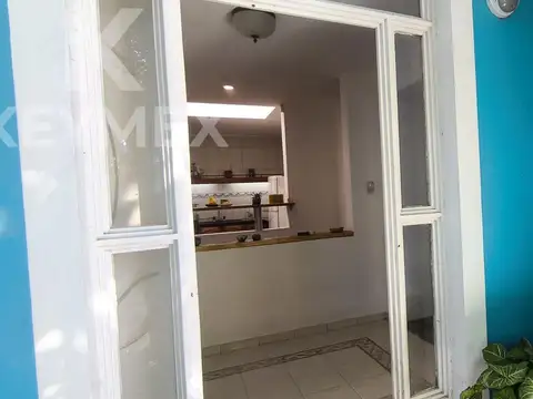 Casa 6 ambientes con 2 baños