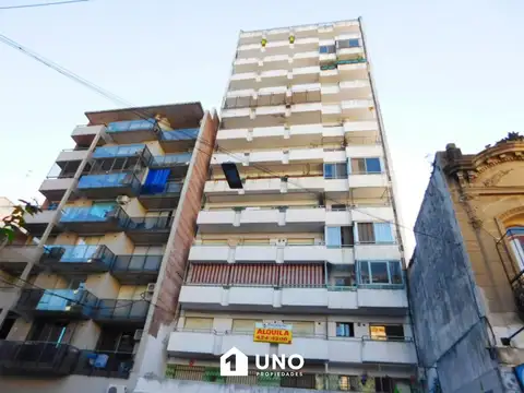Maipú 966 - Dpto de 3 Dormitorios Externo. Con cochera.