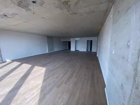 Oficina en Venta con 2 cocheras
